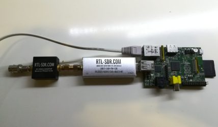 Raspberry Pi modelo B con dongle RTL-SDR